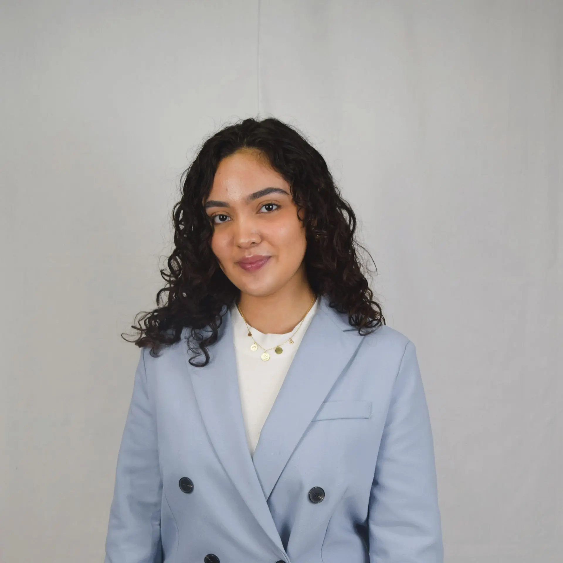 alejandra-molina-staff-organizational-psychology-specialist-focused-on-digital-workflow-optimization